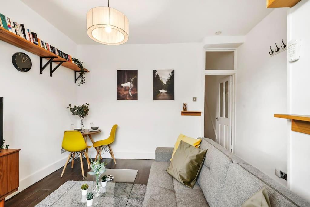2 Bed Garden Flat Leyton Village ลอนดอน ภายนอก รูปภาพ